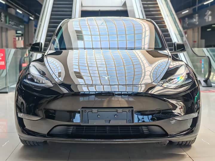 2023 Model Y 2022 Performance high-performance all-wheel drive version