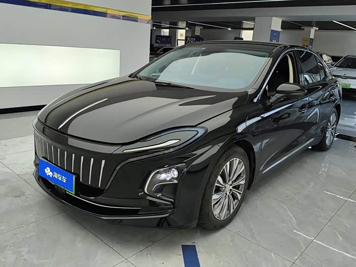 Hongqi E-QM5 2023 model 620km PLUS