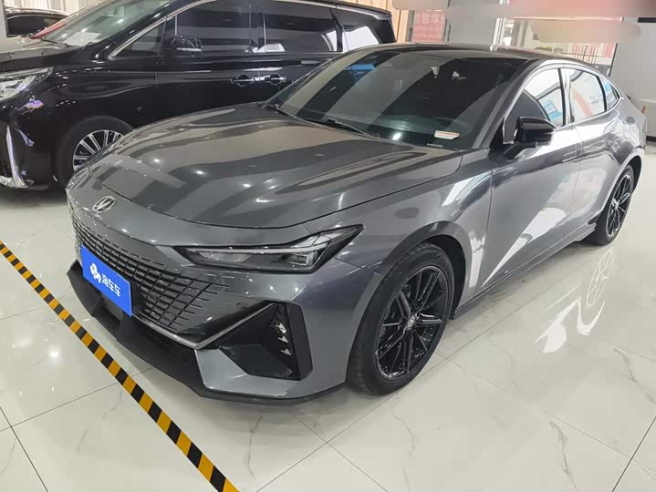 Changan UNI-V 2023 1.5T premium model