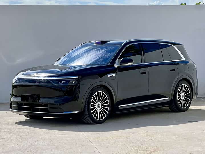 Wenjie M8 2025 extended range Max version 53.4kWh 5-seater version (192-line lidar)