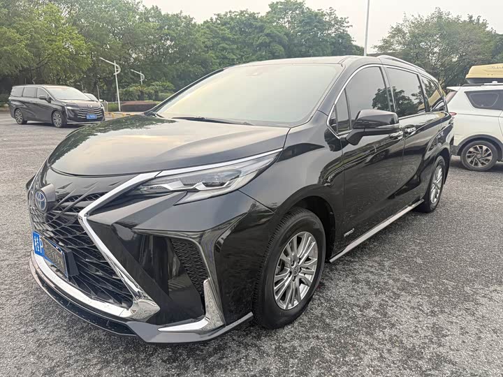 SIENNA 2023 2.5L Hybrid Comfort Edition