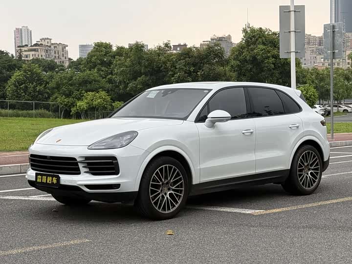 2022 Cayenne 2023 Cayenne 3.0T Platinum Edition