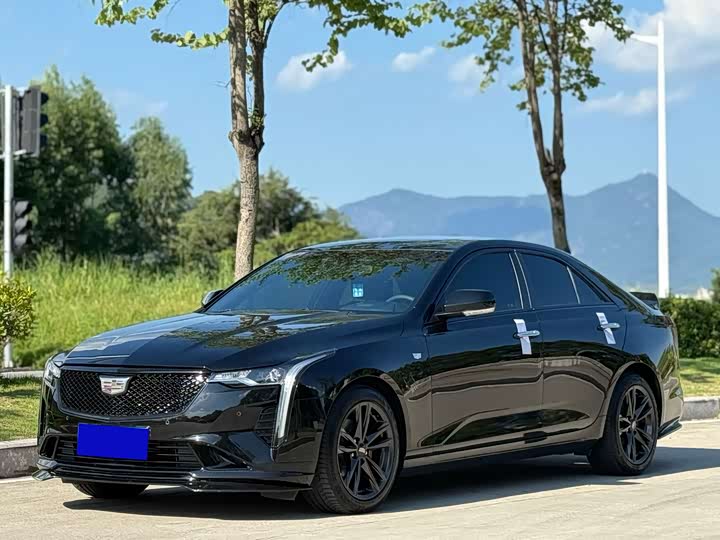 Cadillac CT4 2023 28T luxury model