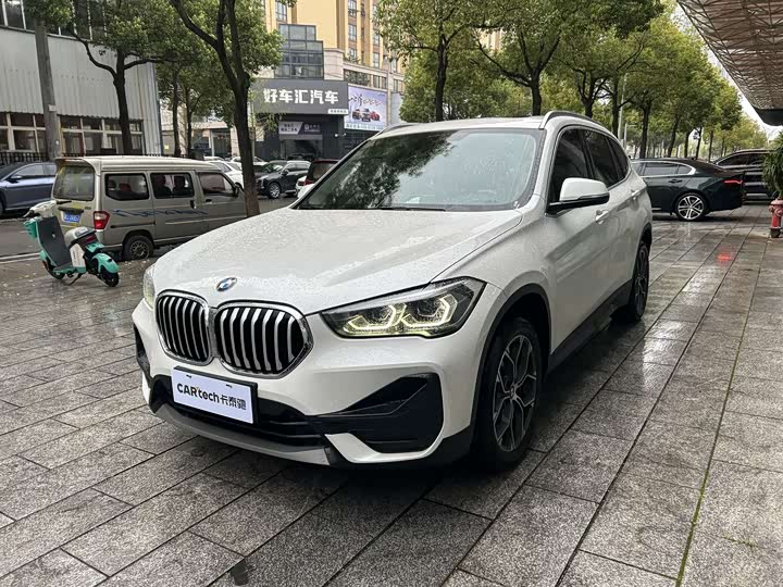 2022 BMW X1 2022 sDrive25Li Leading Model