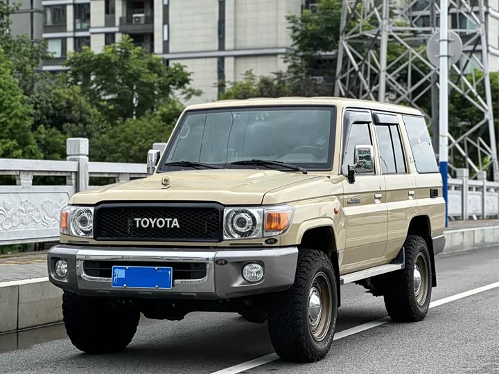 2024 Land Cruiser (Imported) LC76 2022 4.0L Manual