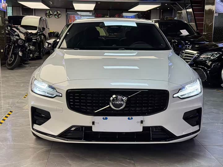 S60 2025 Model B4 Edition