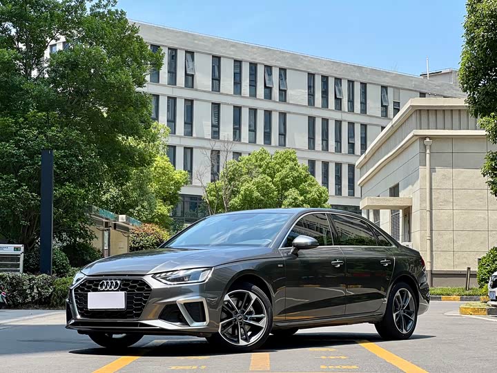 2022 Audi A4L 2022 40 TFSI Fashionable and Dynamic