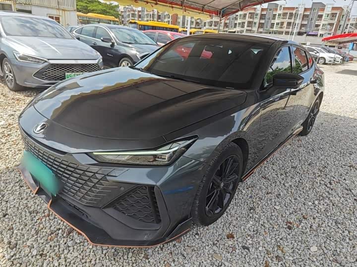 UNI-V 2022 Model 2.0T Edition