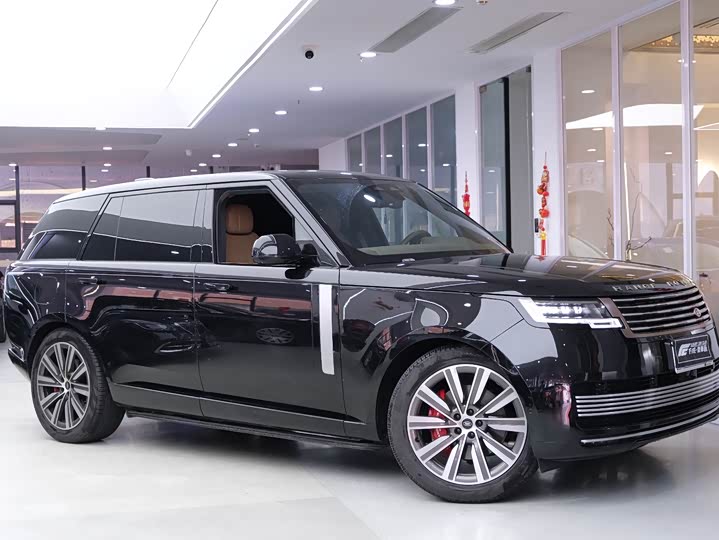 2024 Range Rover 2024 3.0 L6 400PS Extended Edition, seven seats