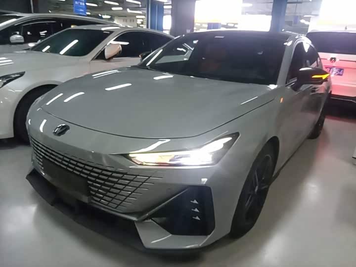 UNI-V 2022 Model 1.5T Premium Version