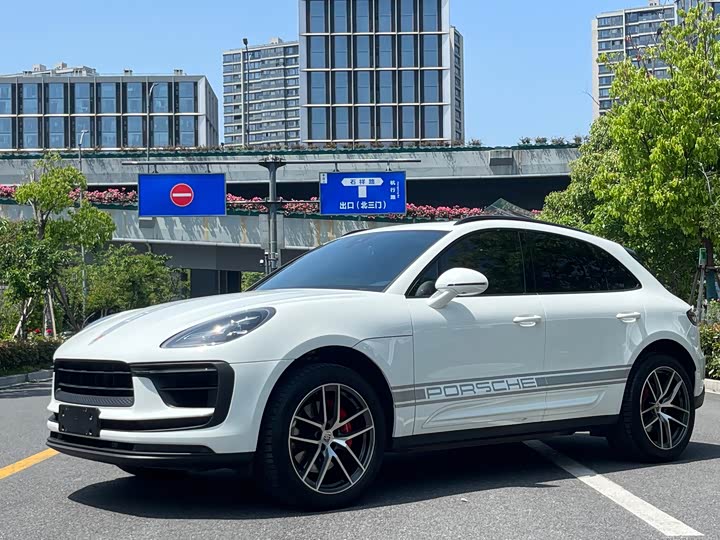 2024 Macan 2024 Macan S 2.9T