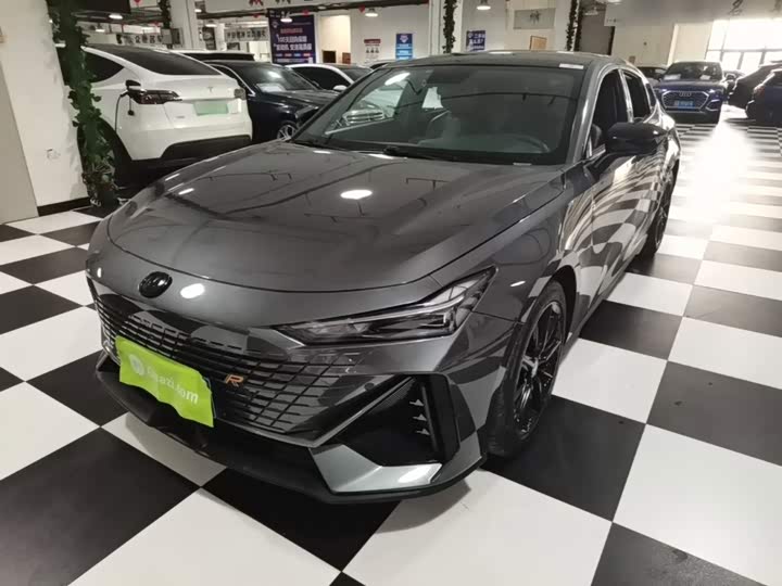UNI-V 2022 Model 1.5T Premium Version