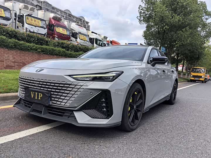UNI-V 2022 Model 1.5T Premium Version