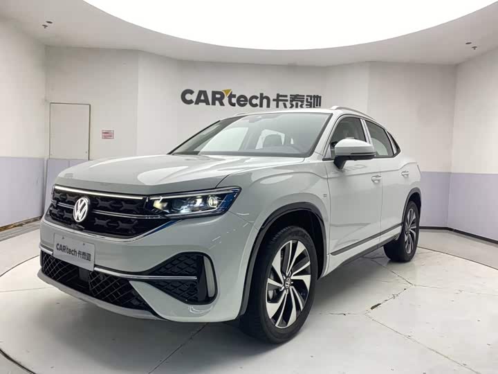X 2024 Model 330TSI 2WDPremium Edition