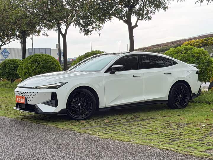 UNI-V 2024 Model 1.5T Premium Version