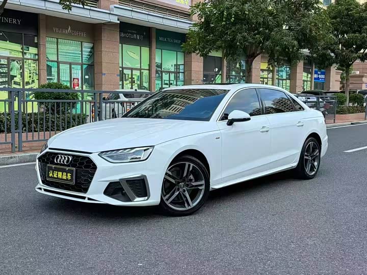 2022 Audi A4L 2022 40 TFSI luxury and dynamic model