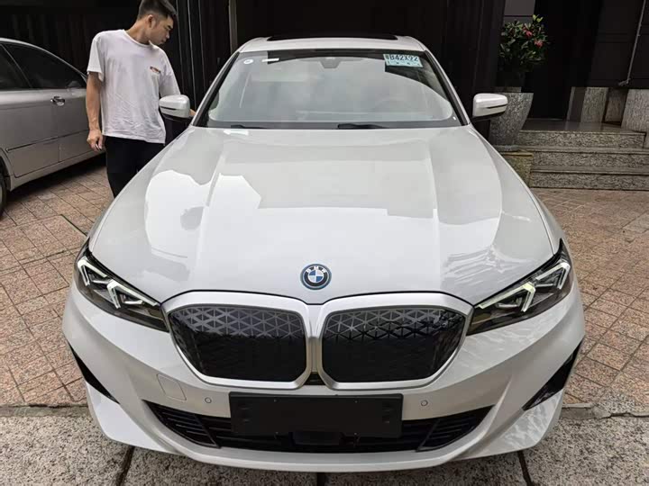 2026 BMW i3 2026 eDrive 35 L