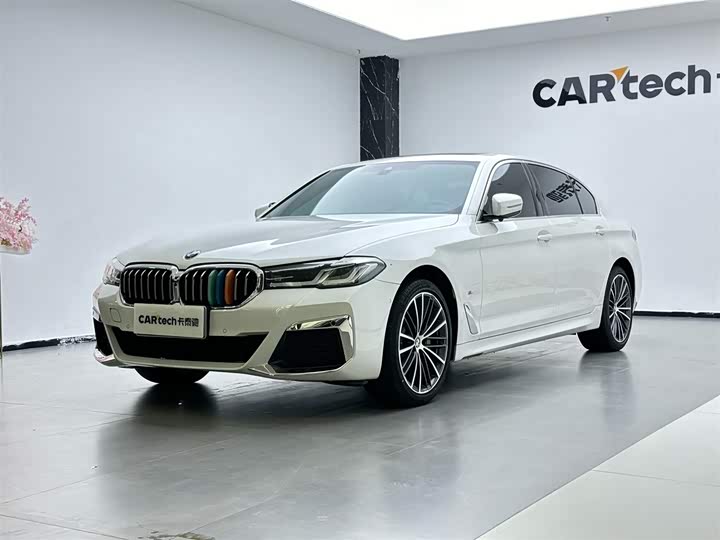 2022 BMW 5 Series 2022 530Li Leading M Sports Package