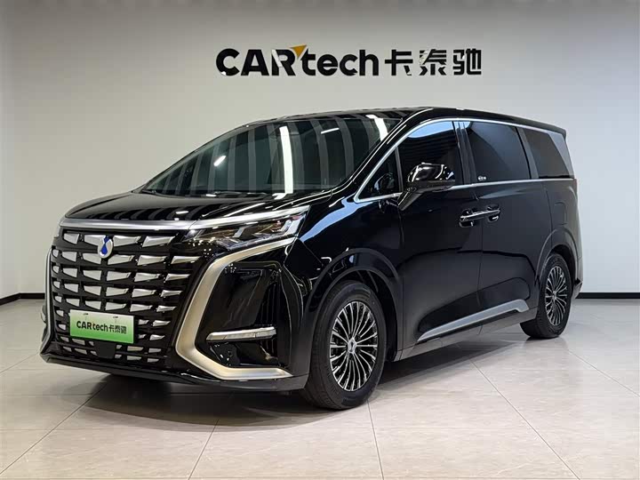 2025 Denza D9 2024 DM-i 980 four-wheel drive premium model
