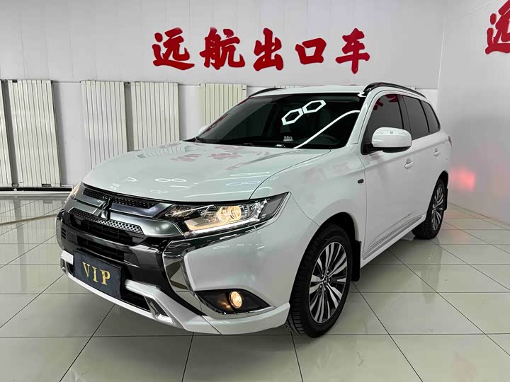Outlander 2021 facelift 2.0L 2WD smooth version 5 seats