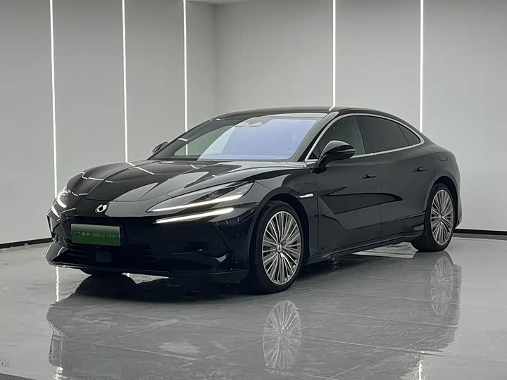 2024 Denza Z9 2024 1100km AWD Ultra