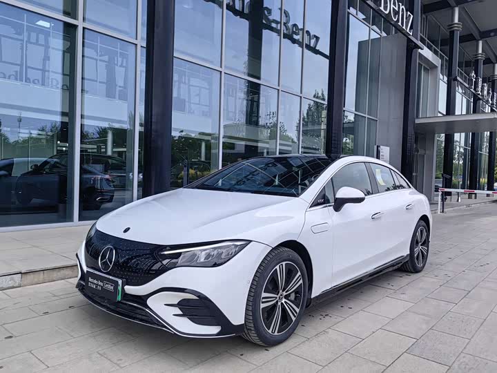 2025 Mercedes-Benz EQE 2025 500 4MATIC Pioneer Edition