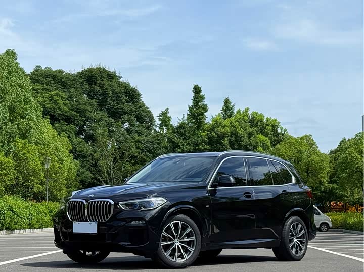 X5() 2021 Model Model xDrive40i M