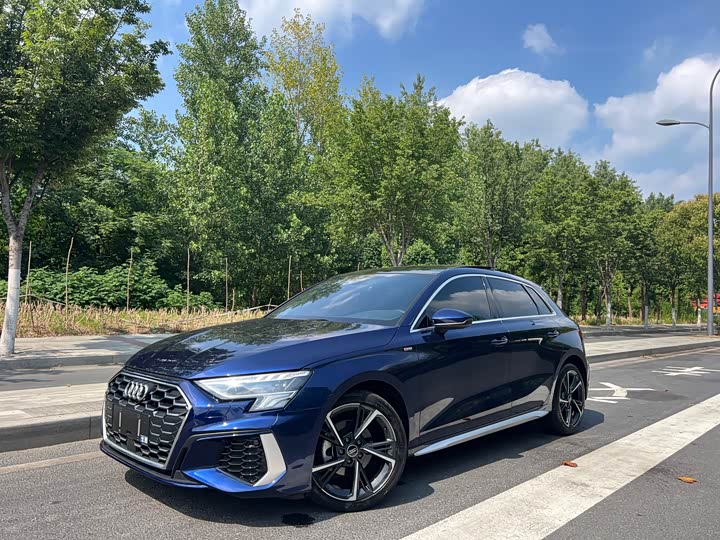2023 Audi A3 2023 Sportback 35 TFSI stylish and sporty