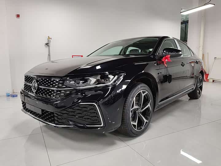 2026 Passat 2026 Outstanding Model 330TSI Starry Sky Elite Edition