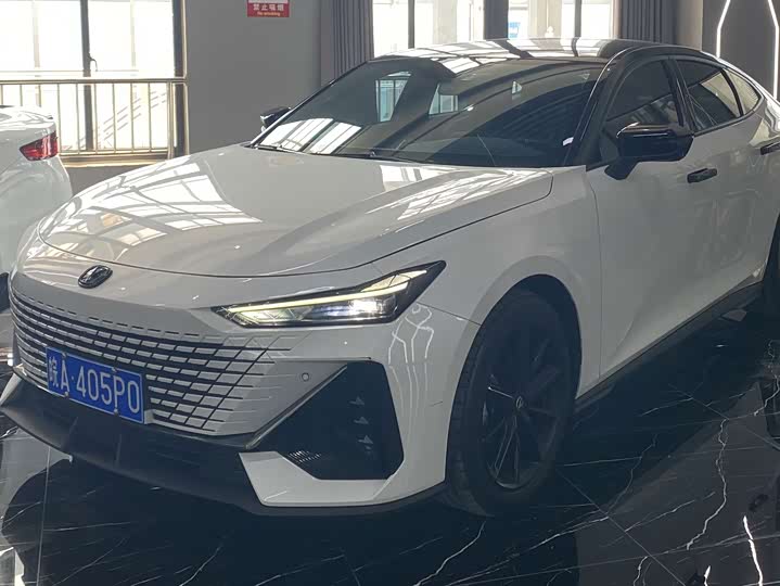 UNI-V 2022 Model 1.5T Premium Version