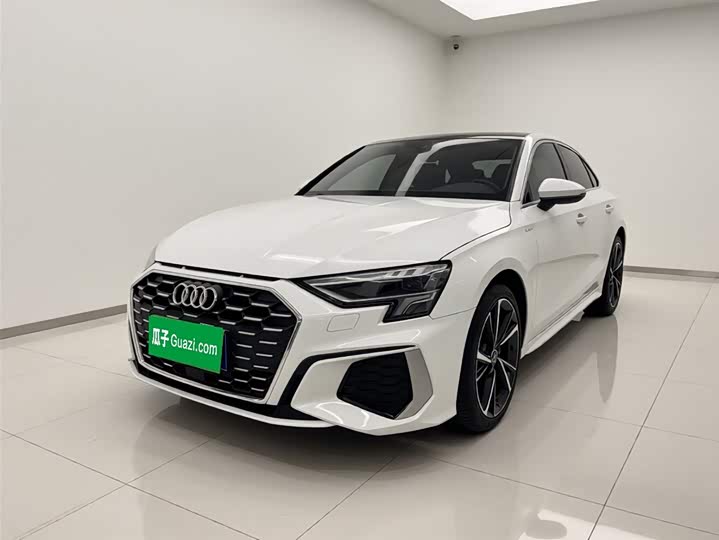 2022 Audi A3 2022 Sportback 35 TFSI stylish and sporty