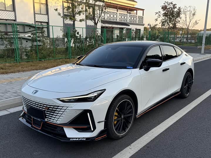 UNI-V 2022 Model 1.5T Edition