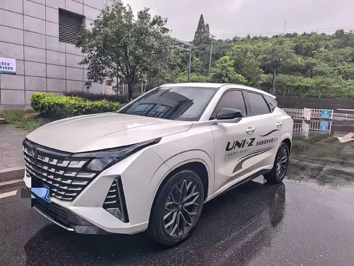 UNI-Z 2025 Model 1.5T Premium Version