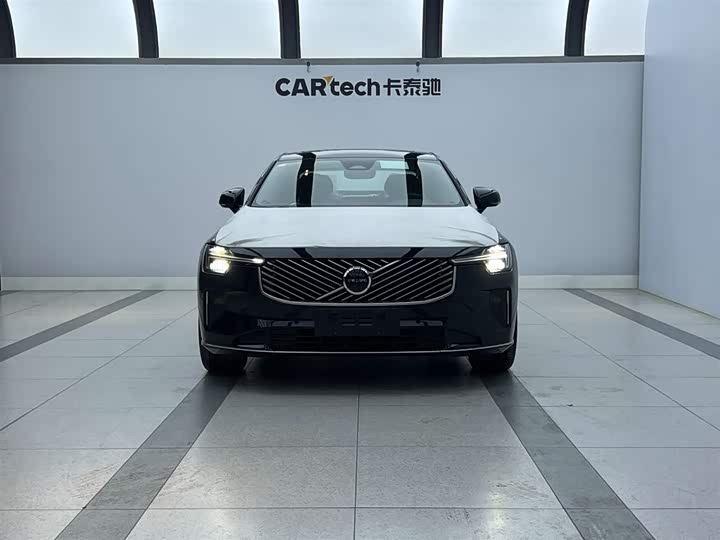 2026 Volvo S90 2026 B5 Zhiyi Luxury Edition