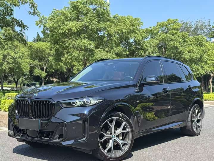 X5 2023 Model xDrive 30Li Deluxe VersionM