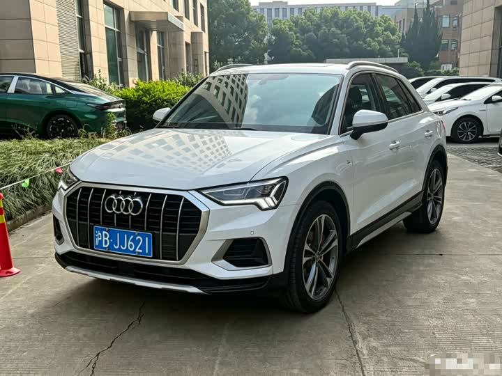 2021 Audi Q3 2022 35 TFSI Fashionable and Elegant