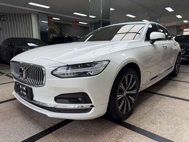 S90 2021 Model B5 Luxury Edition