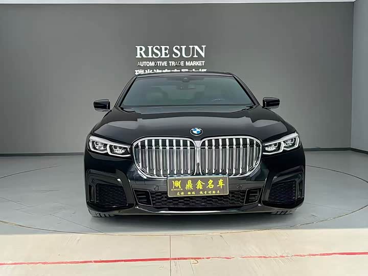 7 2021 Model 730Li M