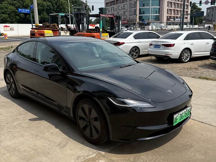 2025 Model 3 2025 rear-wheel drive version