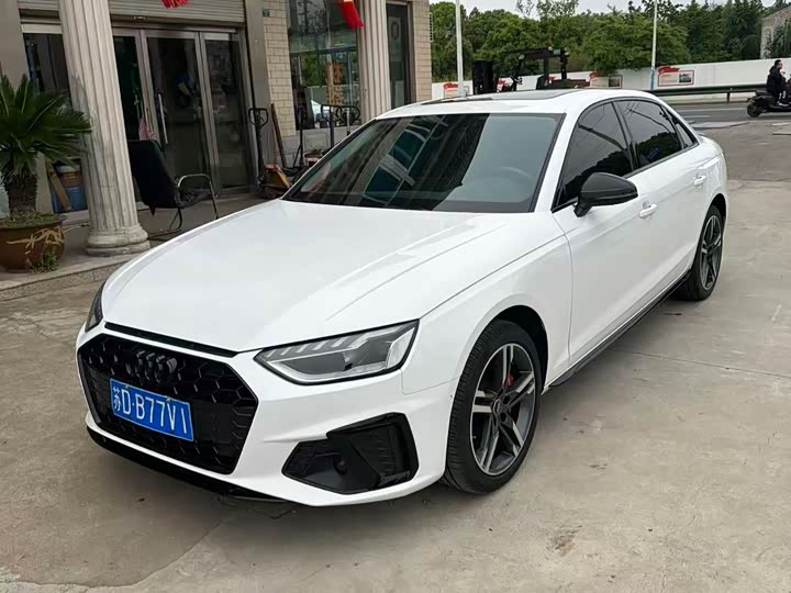 2022 Audi A4L 2022 40 TFSI luxury and dynamic model