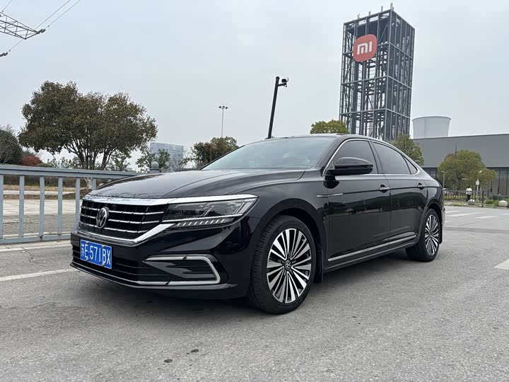 2021 Passat 2021 330TSI Deluxe Edition