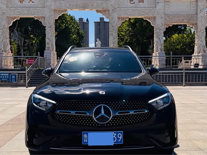 GLC 2024 Model GLC 300 L 4MATIC Version 5