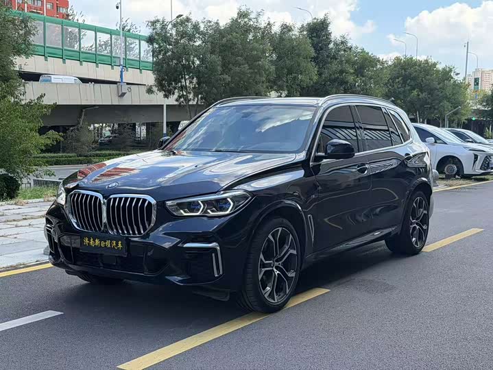 X5 2022 Model Model xDrive 40Li Deluxe VersionM