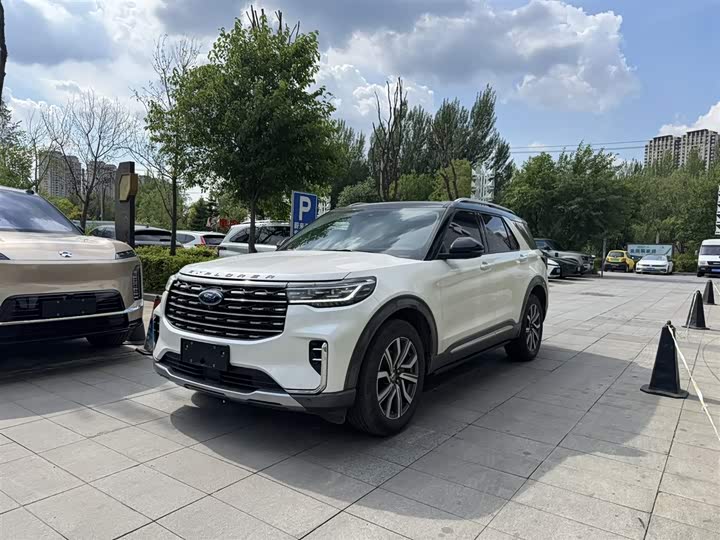 2023 Explorer 2023 EcoBoost 285 four-wheel drive titanium version 7 seats