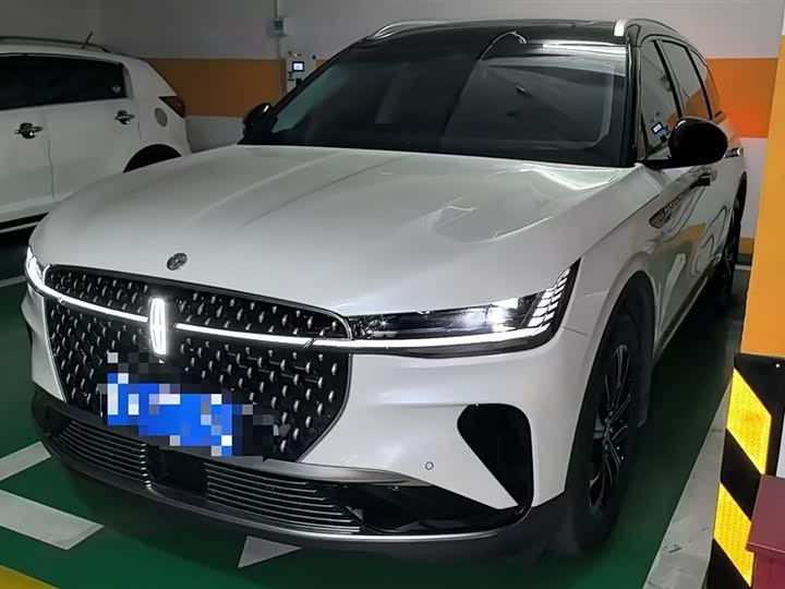 Nautilus 2025 2.0T AWD Reserve