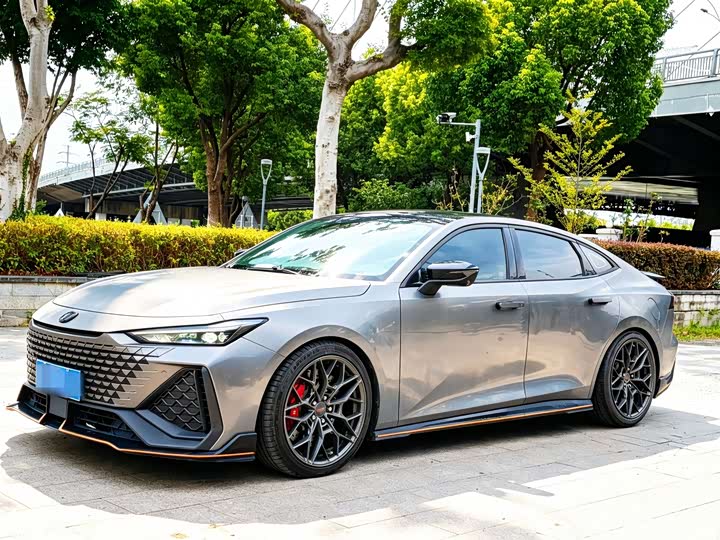 UNI-V 2022 Model 2.0T Edition