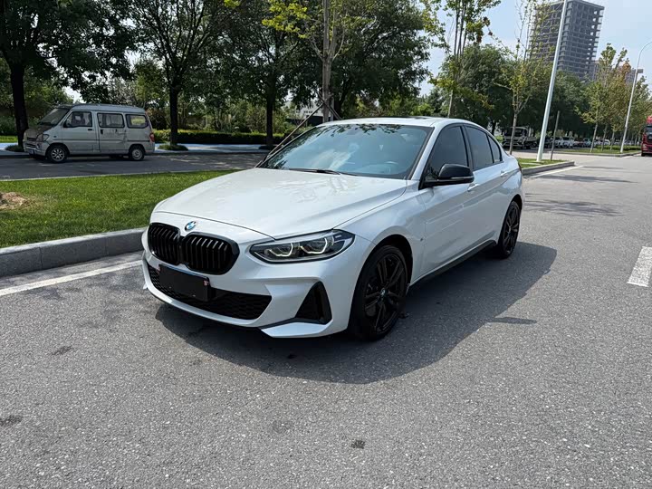 1 2023 Model 125i M Edition