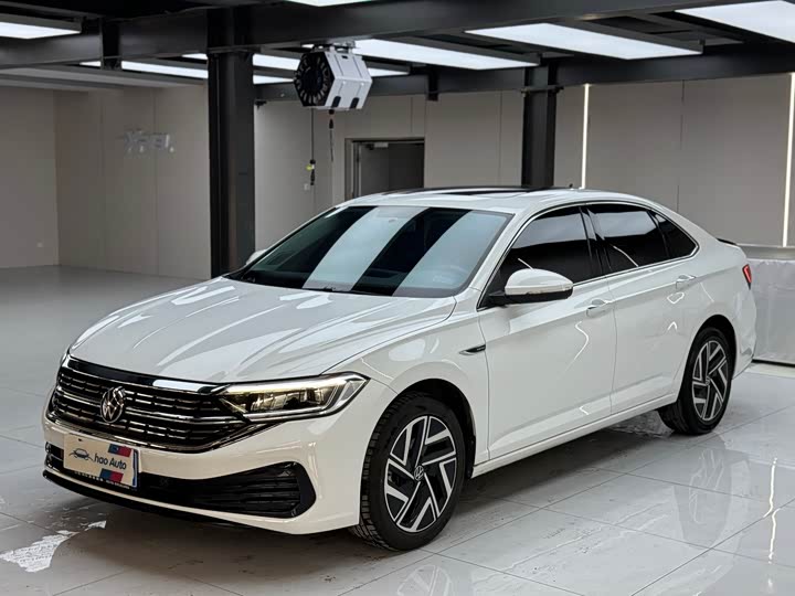 Sagitar 2023 280TSI DSG surpasses Lite version