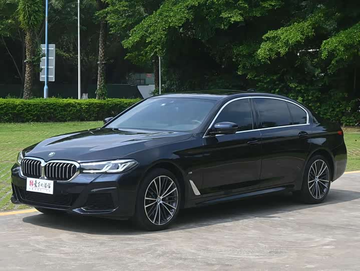 BMW 5 Series 2022 facelift 530Li leading M sports package