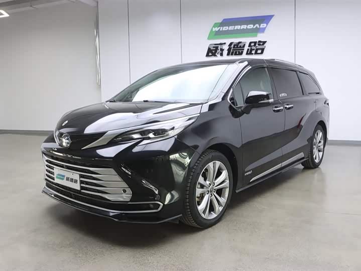 SIENNA 2021 2.5L Hybrid Platinum Edition